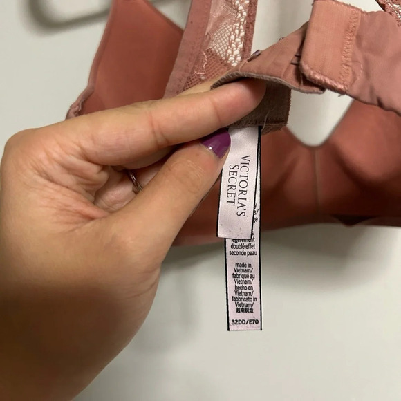 Victoria Secret  Wireless Criss Cross Bra - Picture 3 of 3